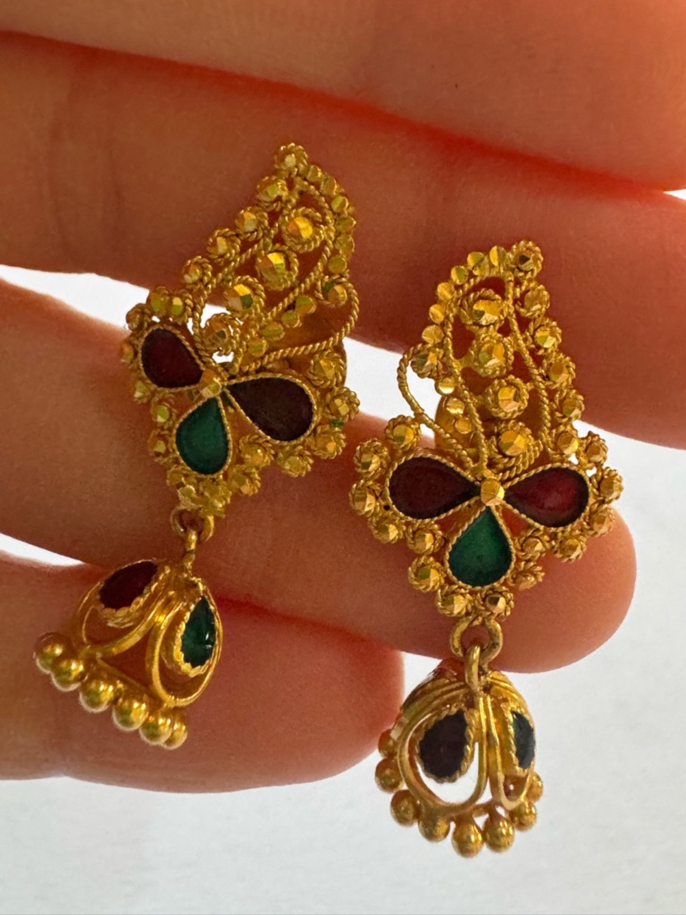 Handcrafted 22kt gold earrings - Picture 4 of 8